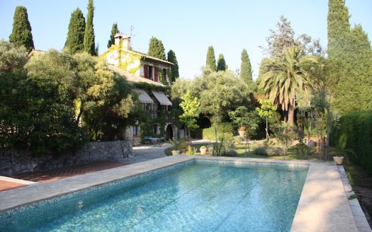 Paradou Family holiday home with pool