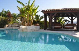 03 luxury holiday home la colle sur loup view pool