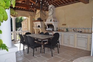 05 luxury holiday home la colle sur loup summer kitchen
