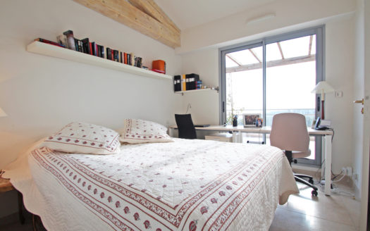 2 bedroom apartment pool garden sea view