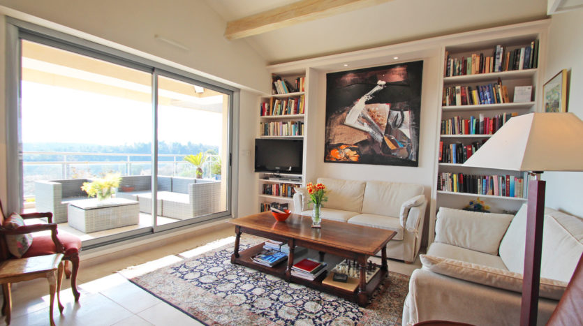 11-Lovely -2 bedroom flat-sea view